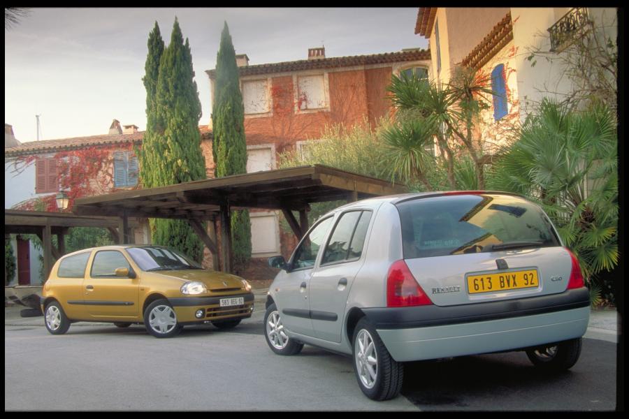  Renault Clio 1998 года  (фото 48 из 106)